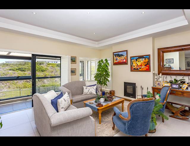 5 BEDROOM HOUSE FOR SALE IN BIG BAY